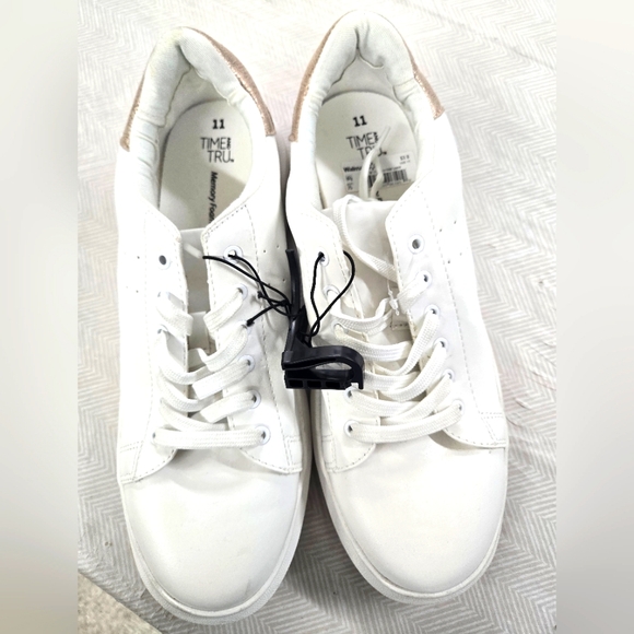 Men's sneakers - Picture 1 of 7